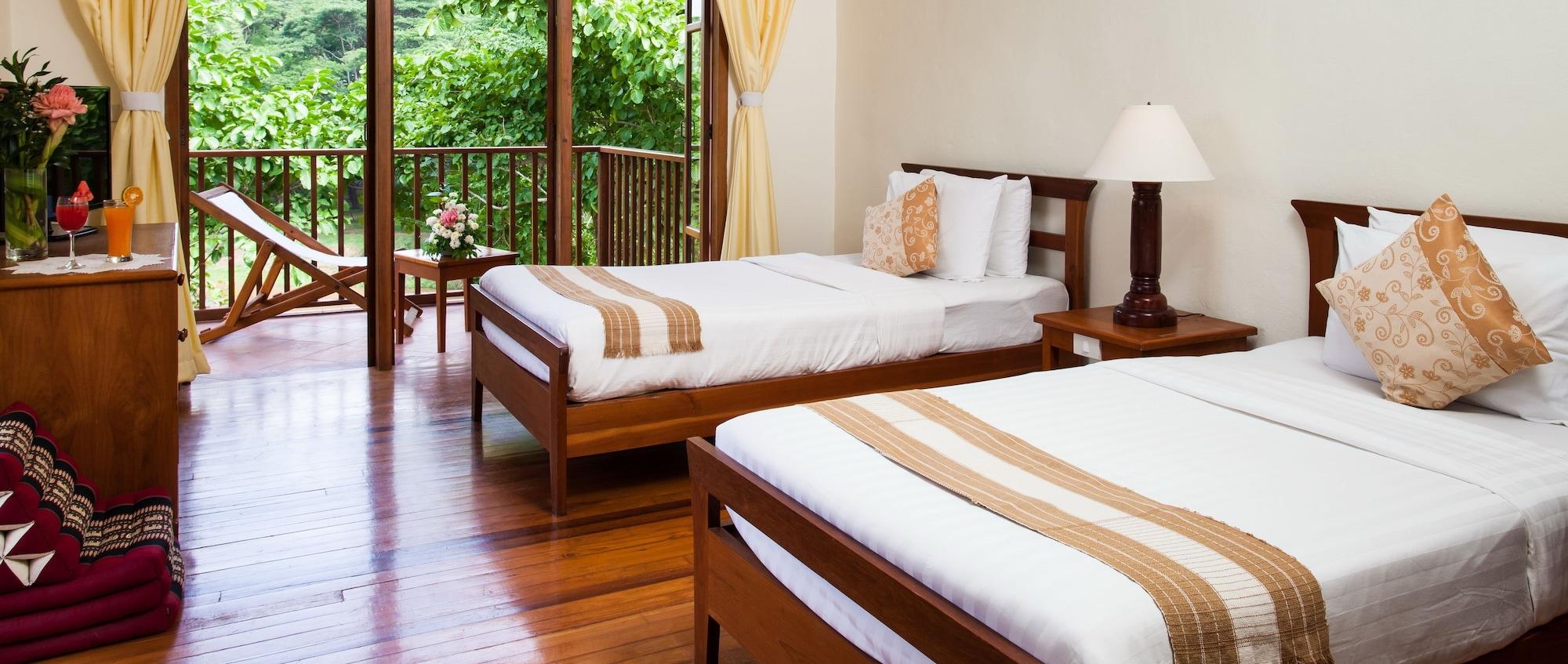 Riverhouse-The Teak House Mae Sariang Exterior photo